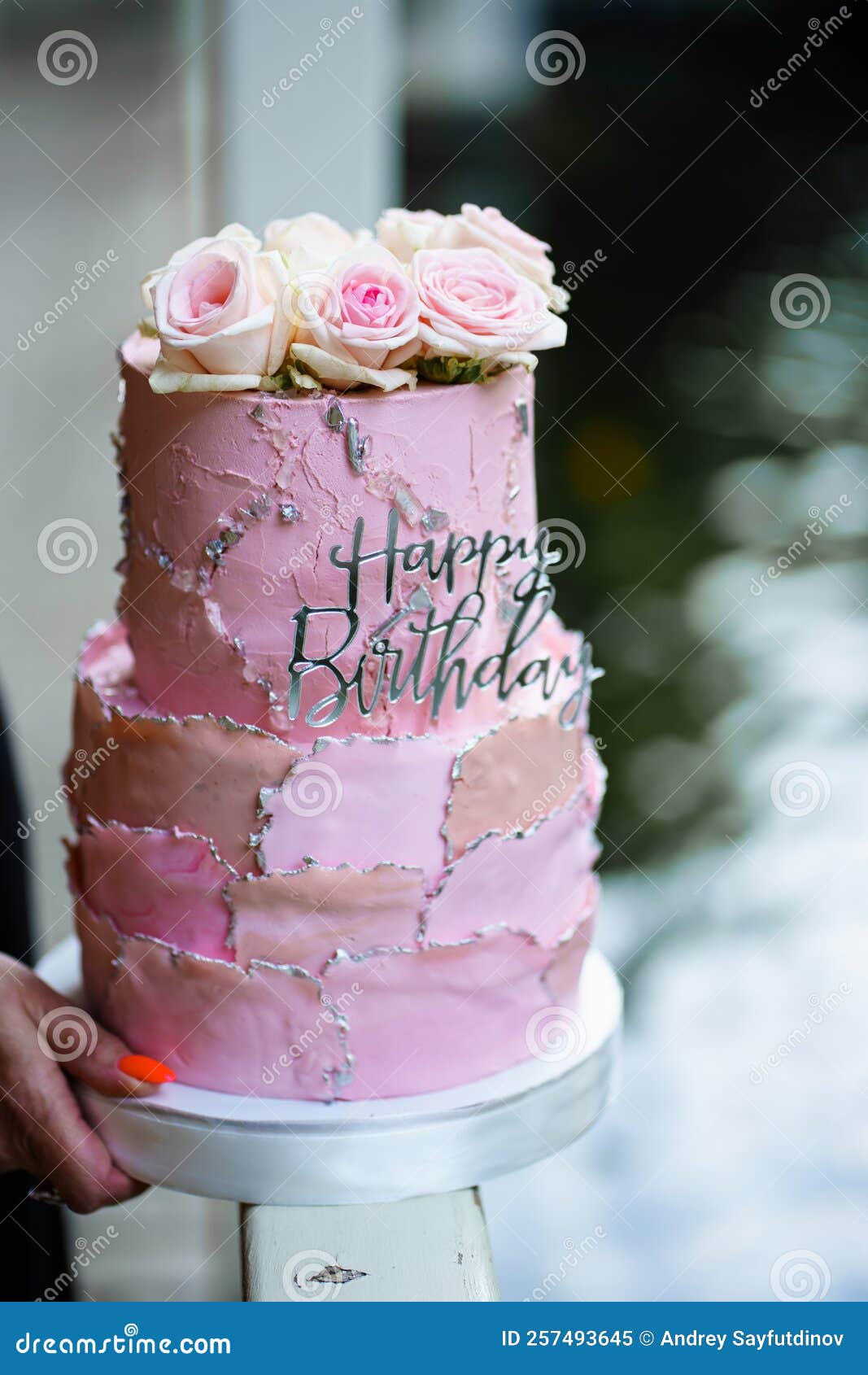 Bolo feminino cor-de-rosa  Bolo feminino, Bolo, Bolo lindo de aniversário
