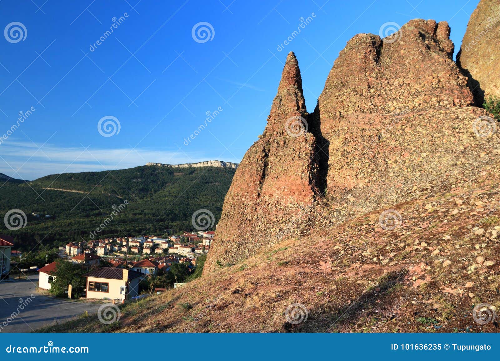 Belogradchik Bulgarien fotografering för bildbyråer. Bild av stenar ...