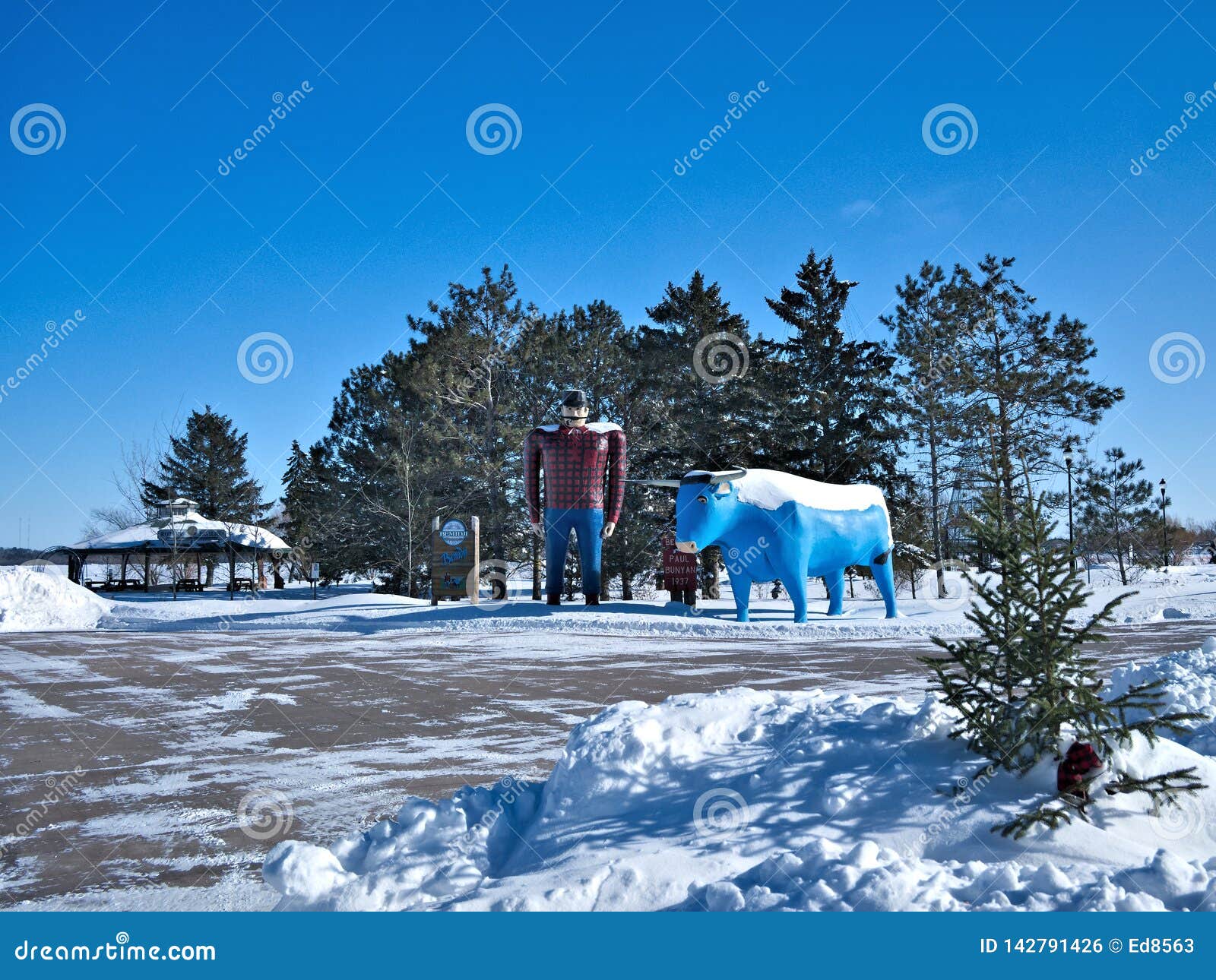 Giant Lumberjack Photos - Free & Royalty-Free Stock Photos from Dreamstime