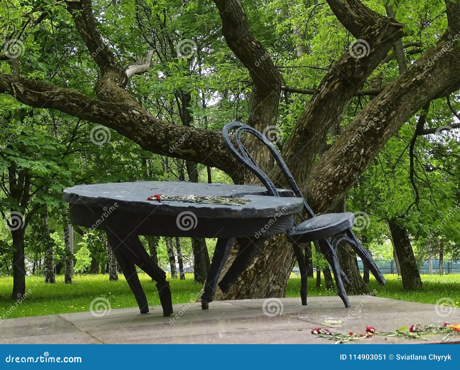 Bench In The Park Stock Image Image Of Relax Sculpture 114903051