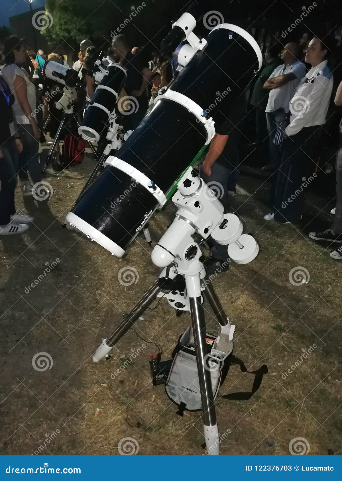 Dictatuur voorspelling Madeliefje Benevento - Telescopi Skywatcher Editorial Stock Photo - Image of  fotocamera, astrofilo: 122376703