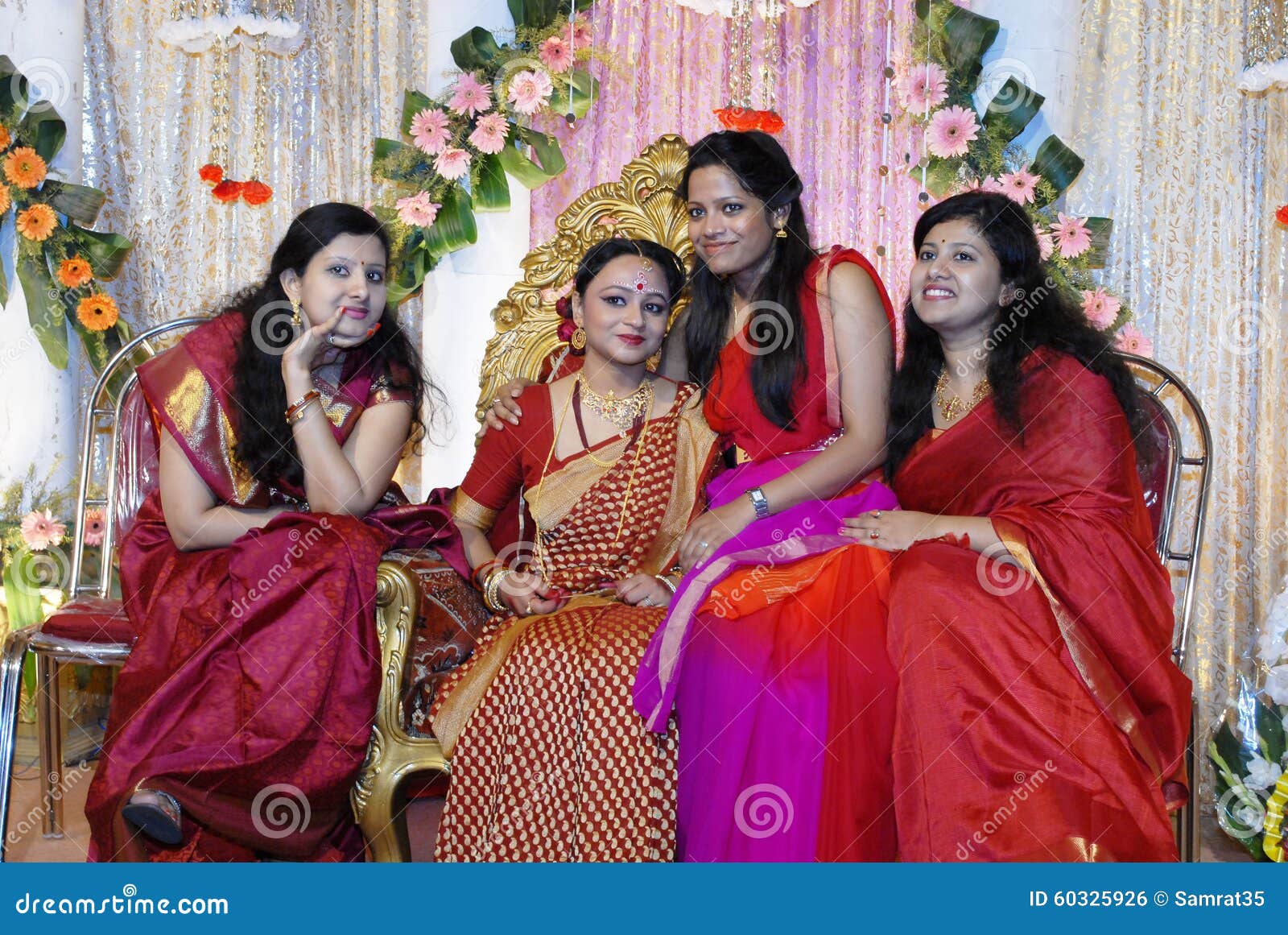 bride pose Images • PRIYA (@priya11225) on ShareChat