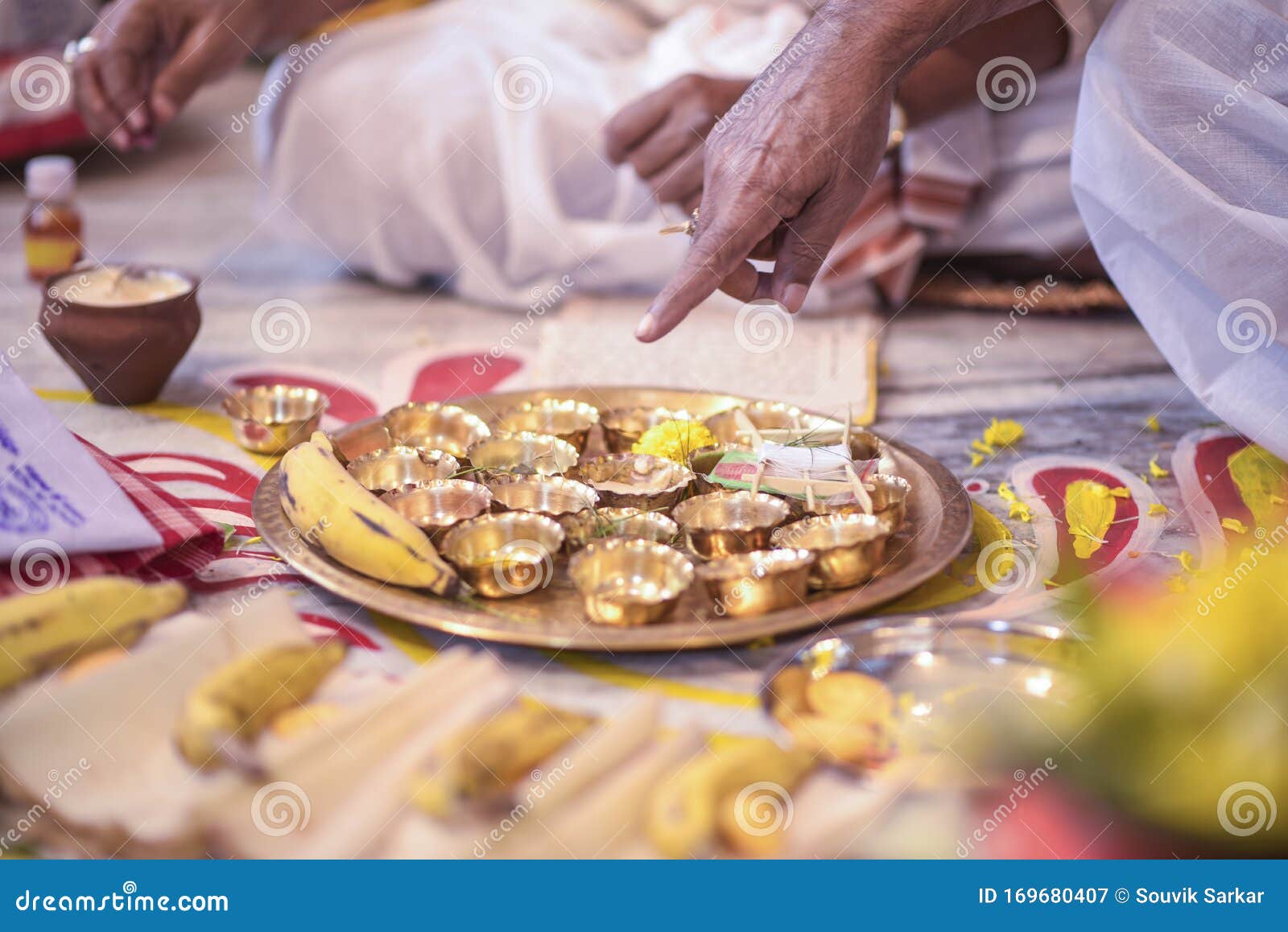 Share more than 67 bengali wedding tray decoration super hot - vova.edu.vn