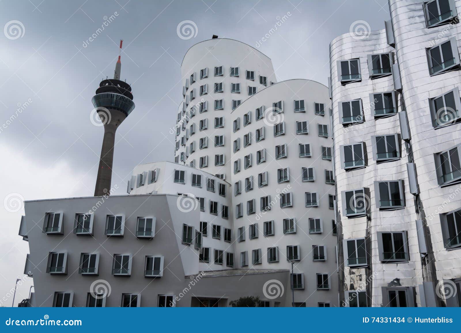 berühmte architekturgebäude architekten berühmte dü sseldorf deutschlandarchitekturgebäude gehry bauten mit fernsehturm in medienhafen sseldorf berühmte architekturgebäude architekten berühmte dü sseldorf deutschlandarchitekturgebäude gehry bauten mit fernsehturm in medienhafen sseldorf