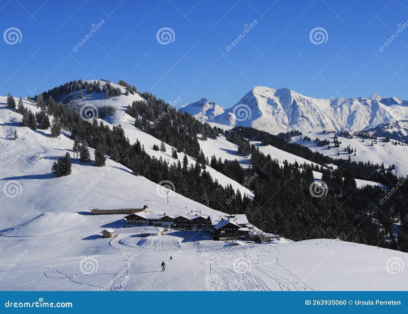 berghaus horneggli and ski slope