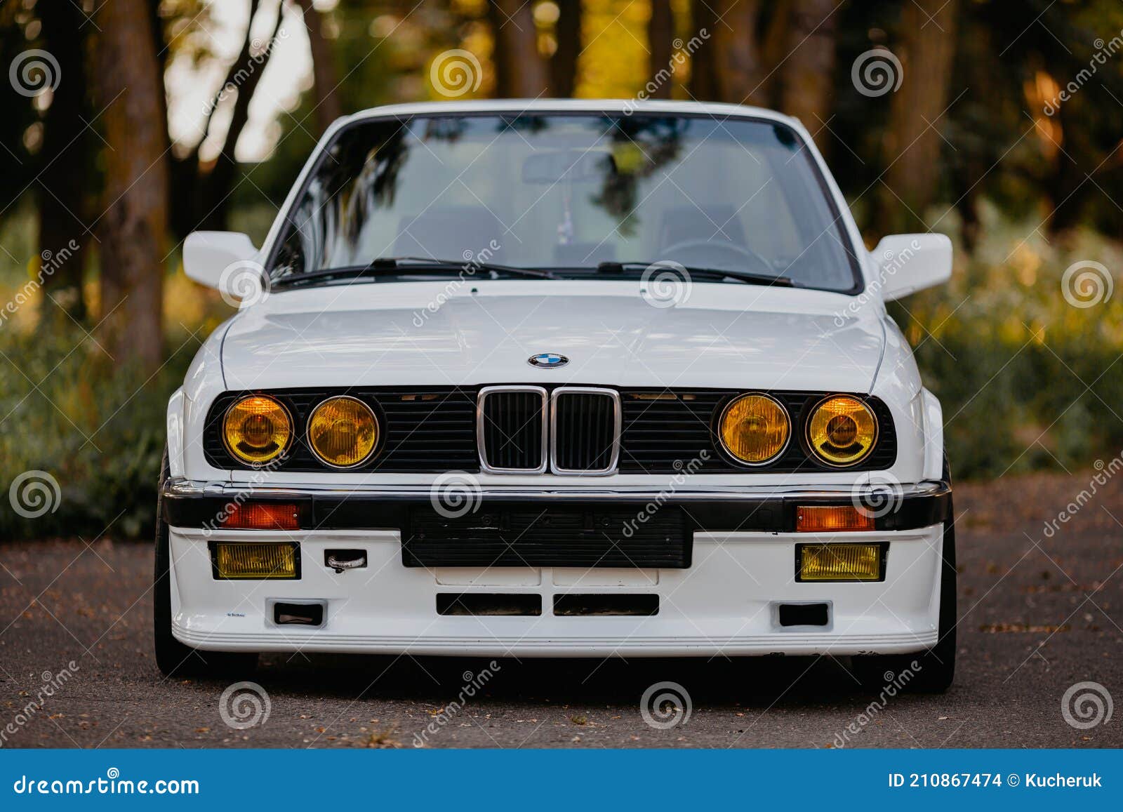 406 Tunning Auto Stock Fotos - Freie & Royalty-Free Stock Fotos von  Dreamstime