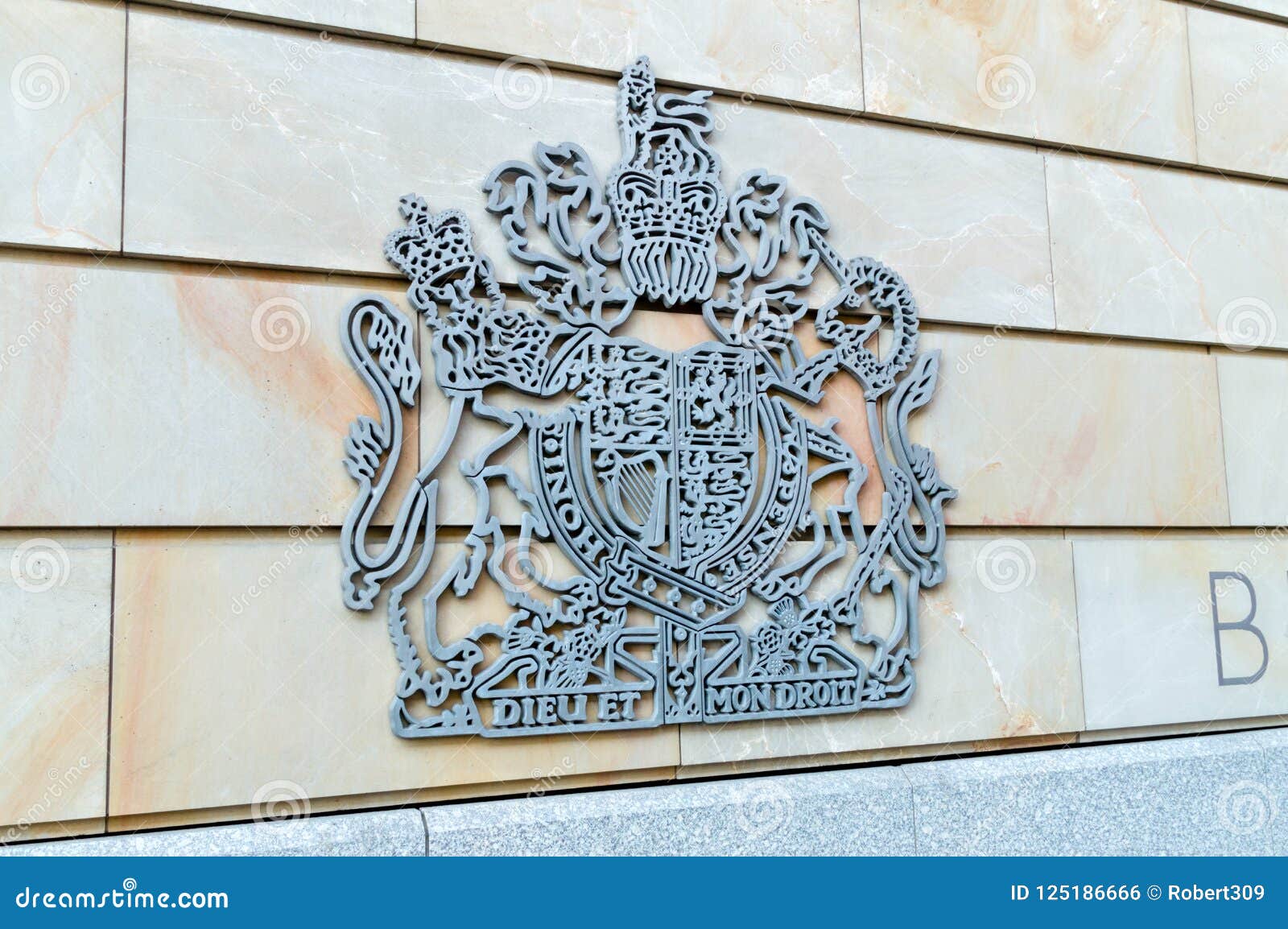 Dieu Et Mon Droit Royal Coat Of Arms Of The United Kingdom Editorial Photo Image Of Crown Britain