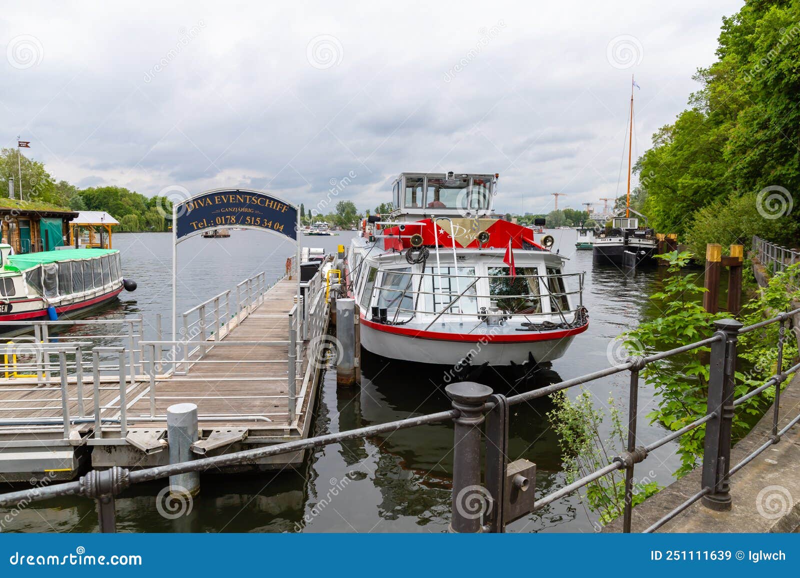 boat tour berlin treptower park