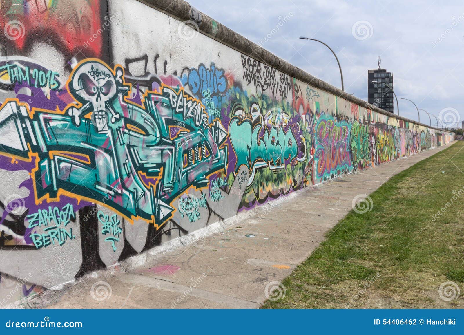 Berlin Wall / East Side Gallery Graffiti Editorial Photography ...