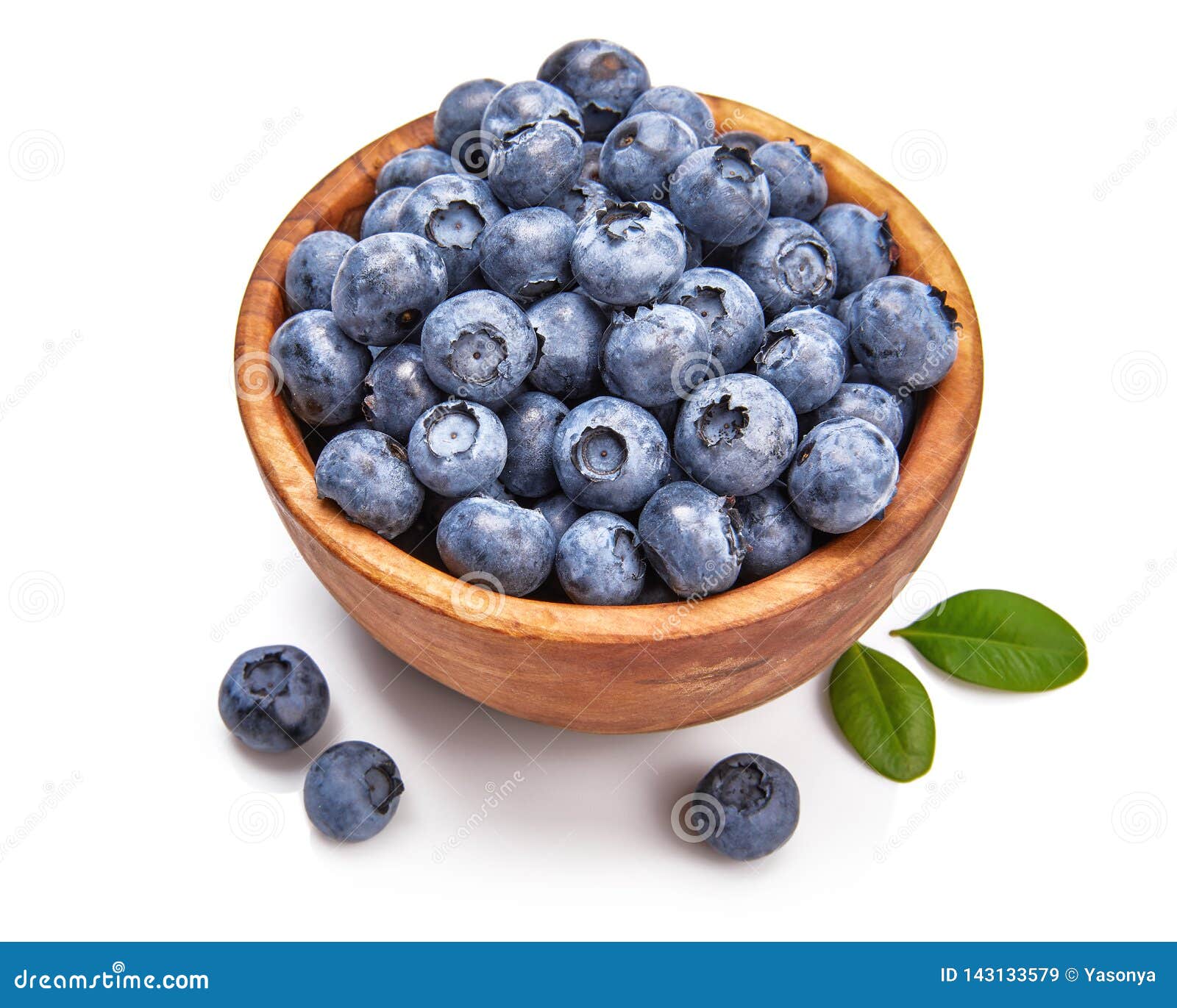 Berry Blueberry in Wooden Dish Stock Image - Image of cultivated ...