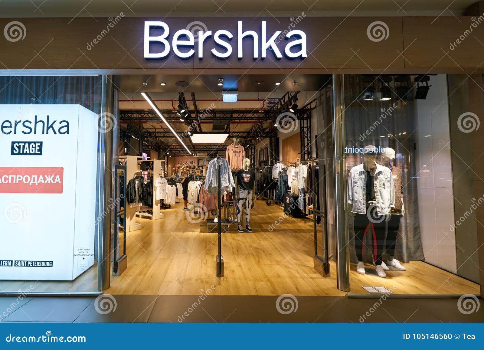 Bershka editorial image. Image of mall, color, apparel - 105146560