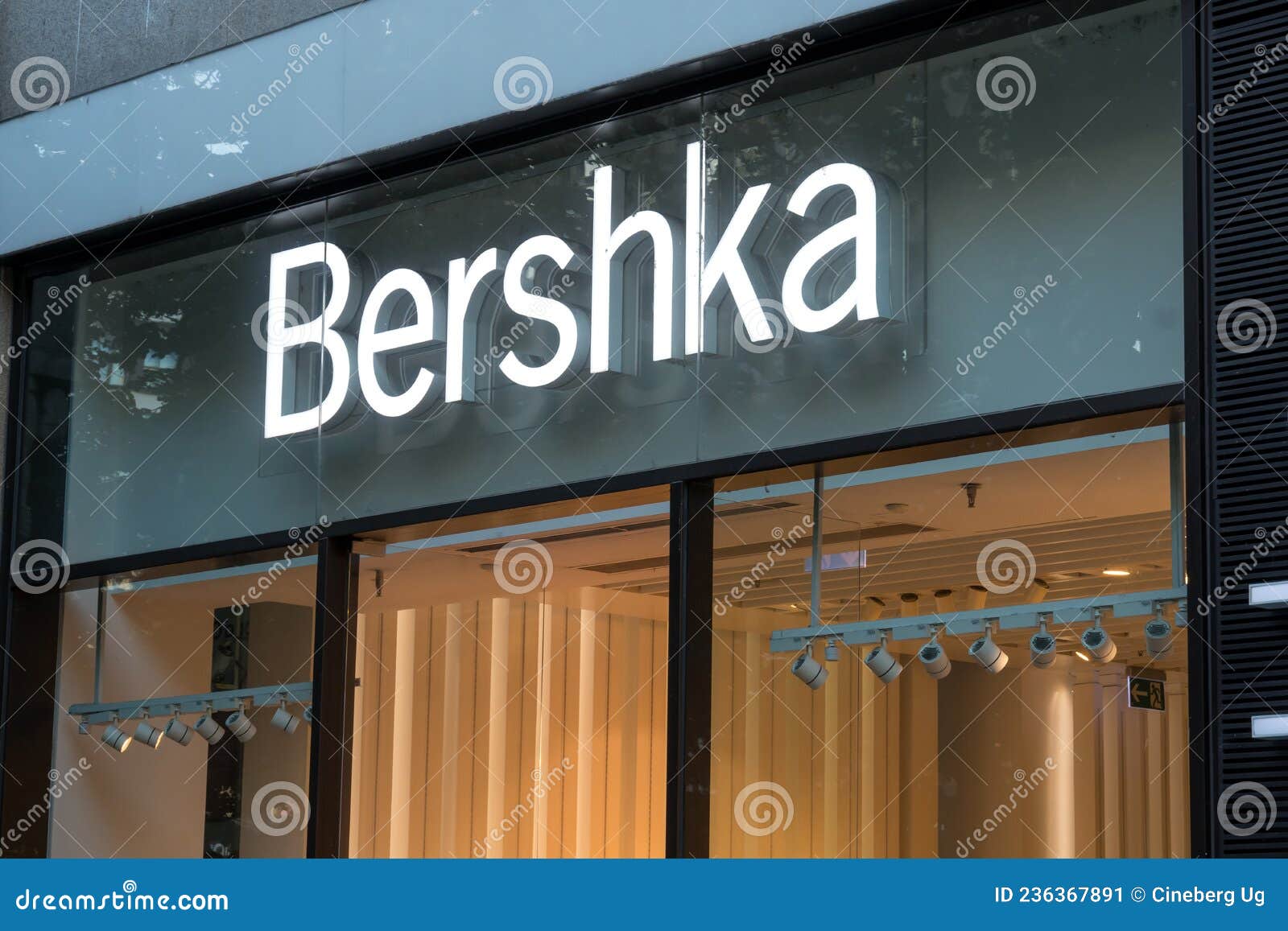 Bershka store editorial photo. Image of billboard, fashion - 236367891