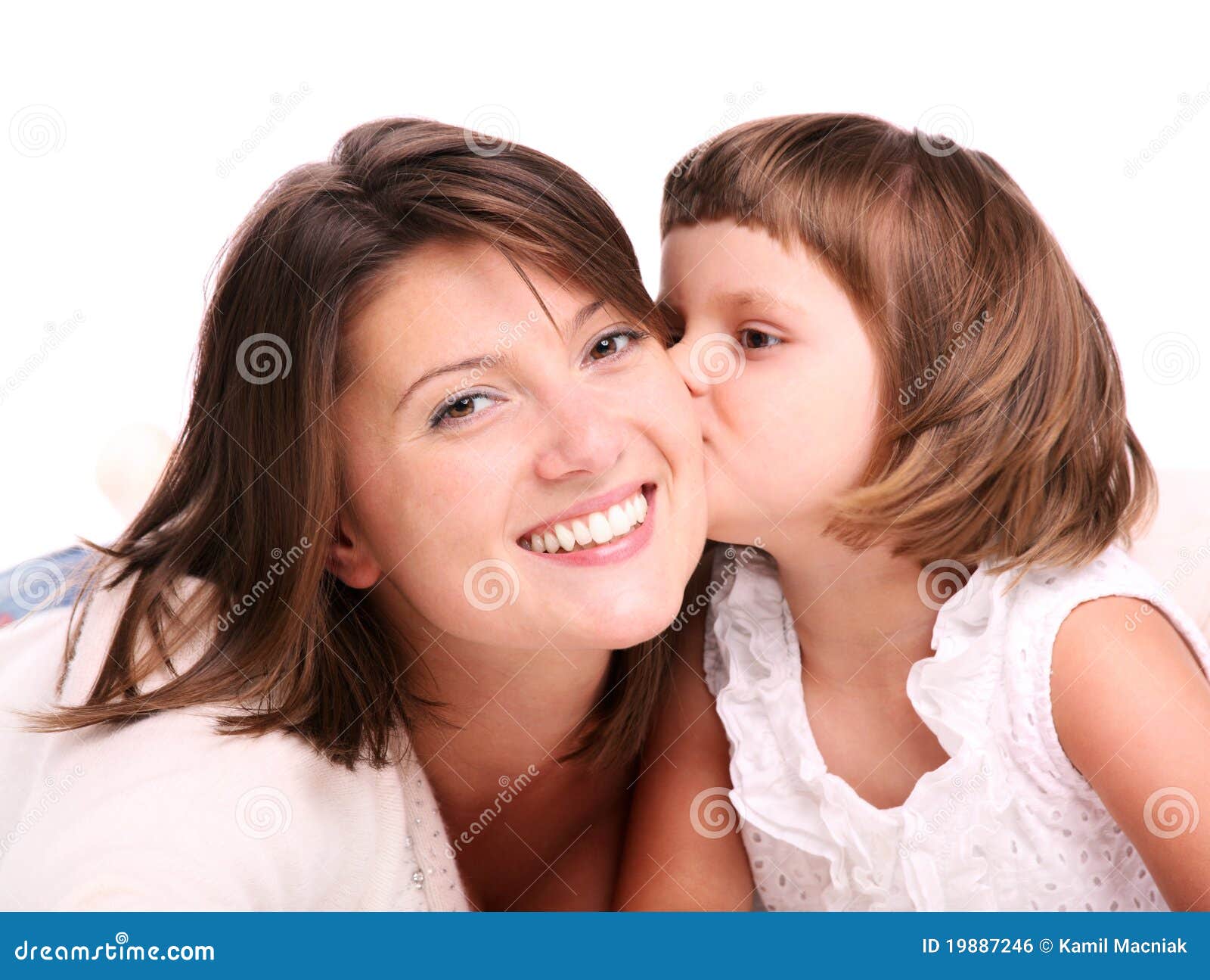 Besar A Mi Mama Foto De Archivo Imagen De Hermoso Kissing 19887246