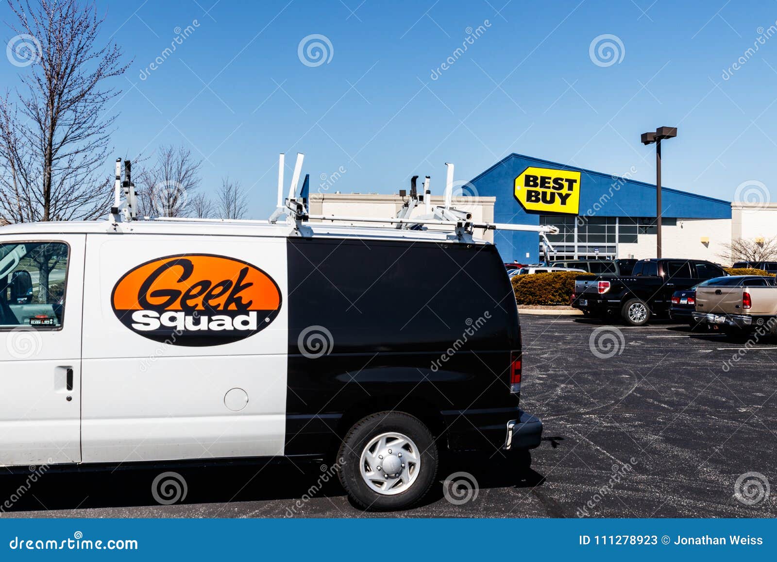 Indianapolis Circa March 2018 Best Buy Retail Location. Best Buy
