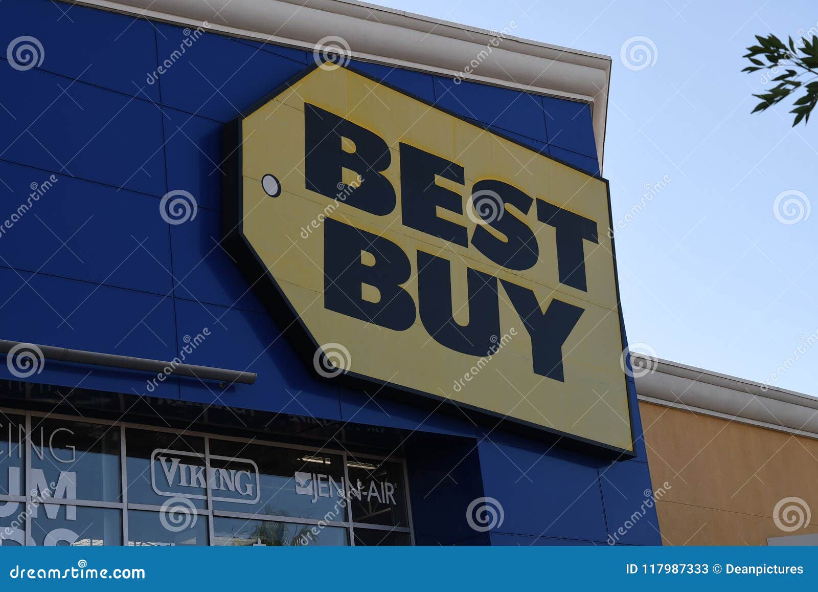 BEST BUY STORE editorial stock photo. Image of store - 117987333