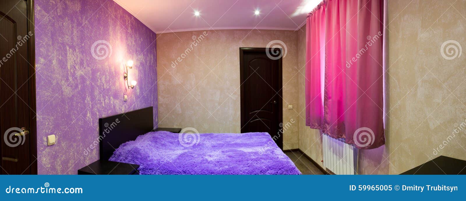 Bett Im Schlafzimmer In Den Schatten Der Flieder Stockbild Bild Von Schlafzimmer Bett 59965005