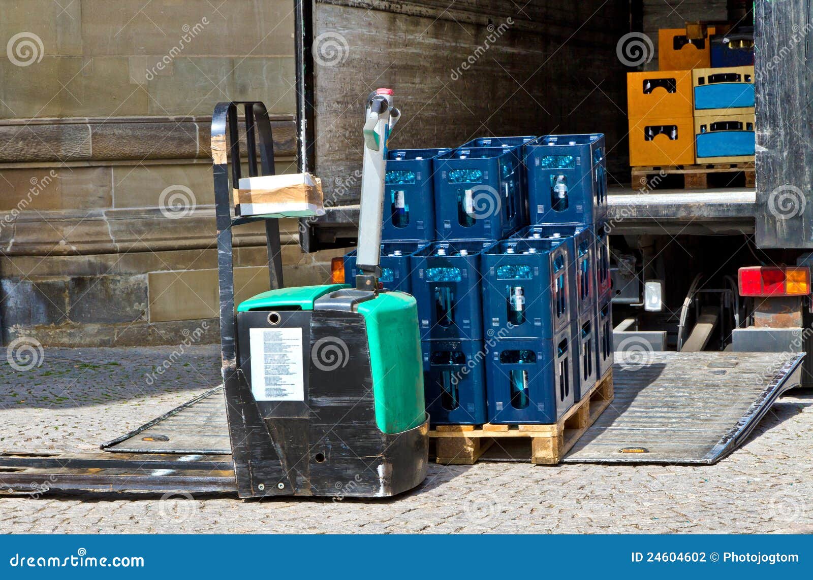 Beverages delivery stock photo. Image of delivery, restraurant 24604602