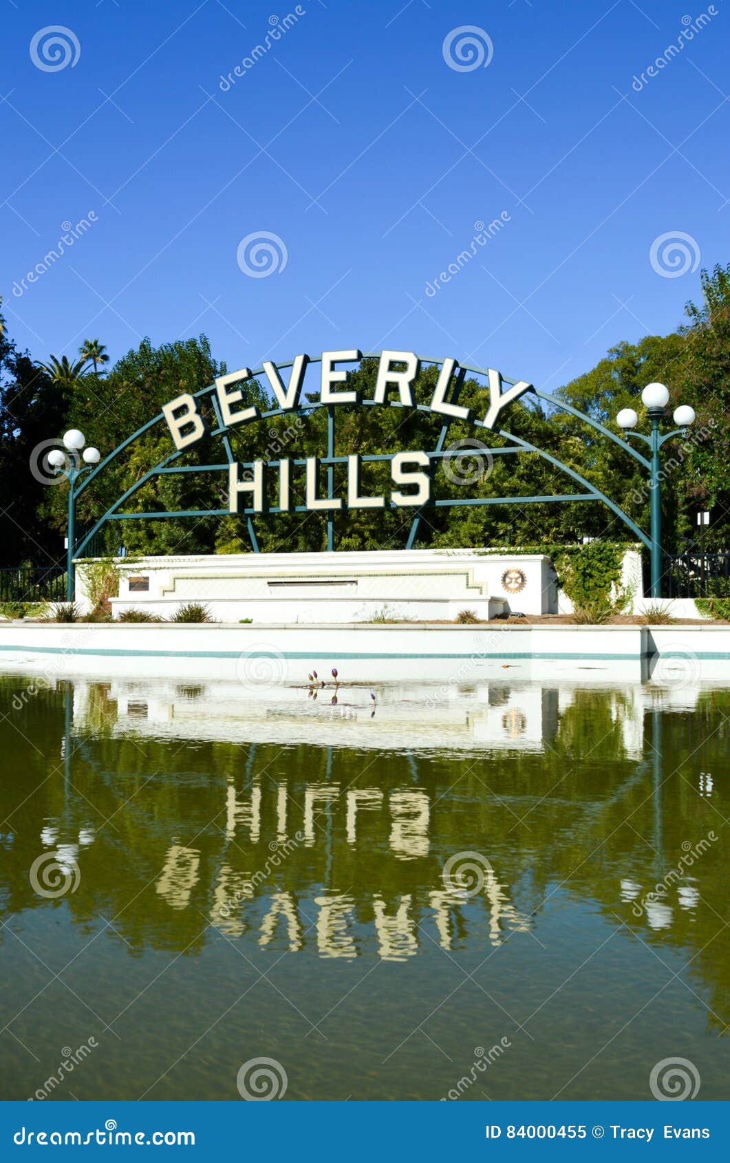 Beverly Hills Sign Und Es S Wasser Reflexion Bei Beverly Gardens