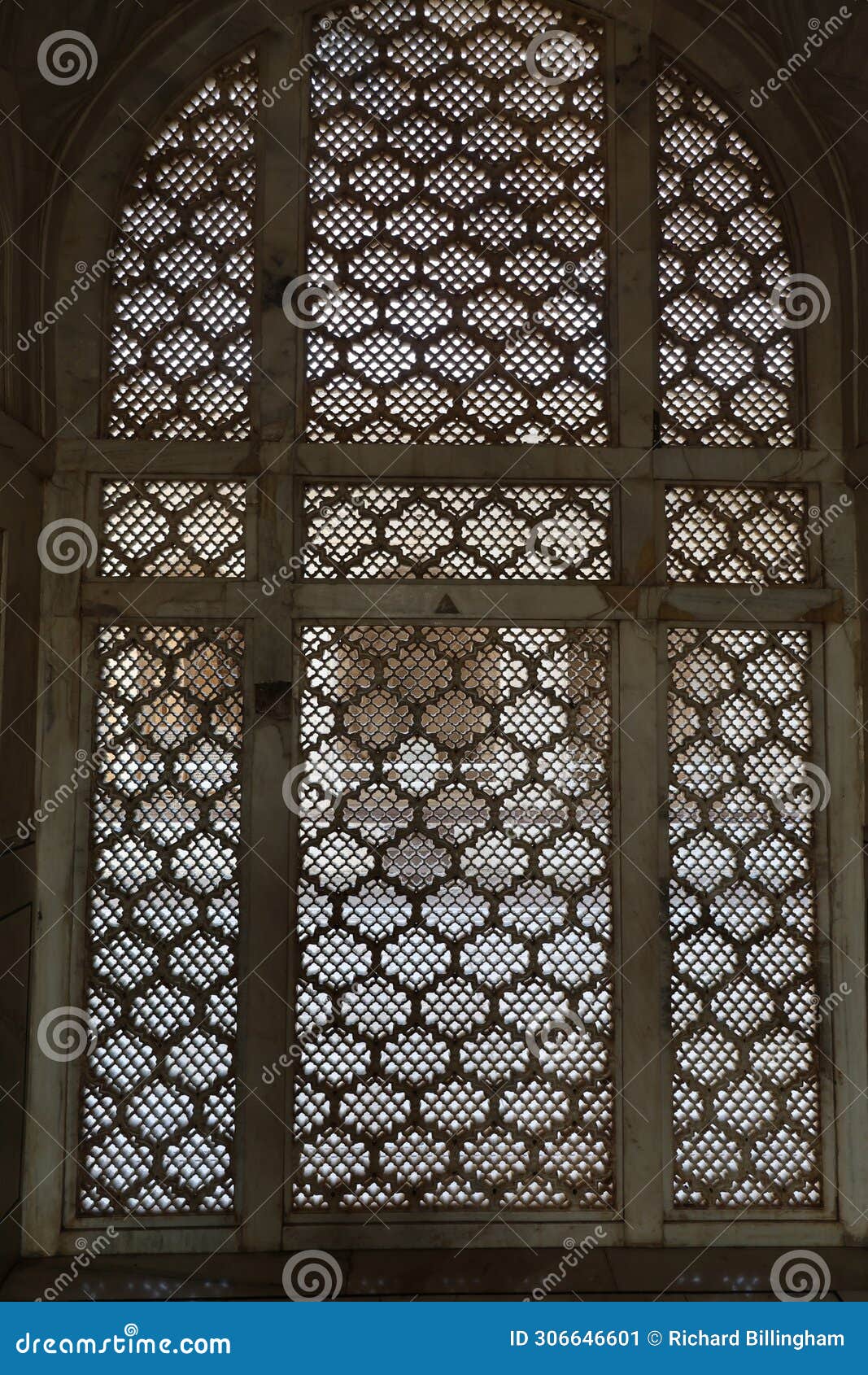 doorway grill, bini-ka maqbaba mausoleum, aurangabad, maharashtra, india