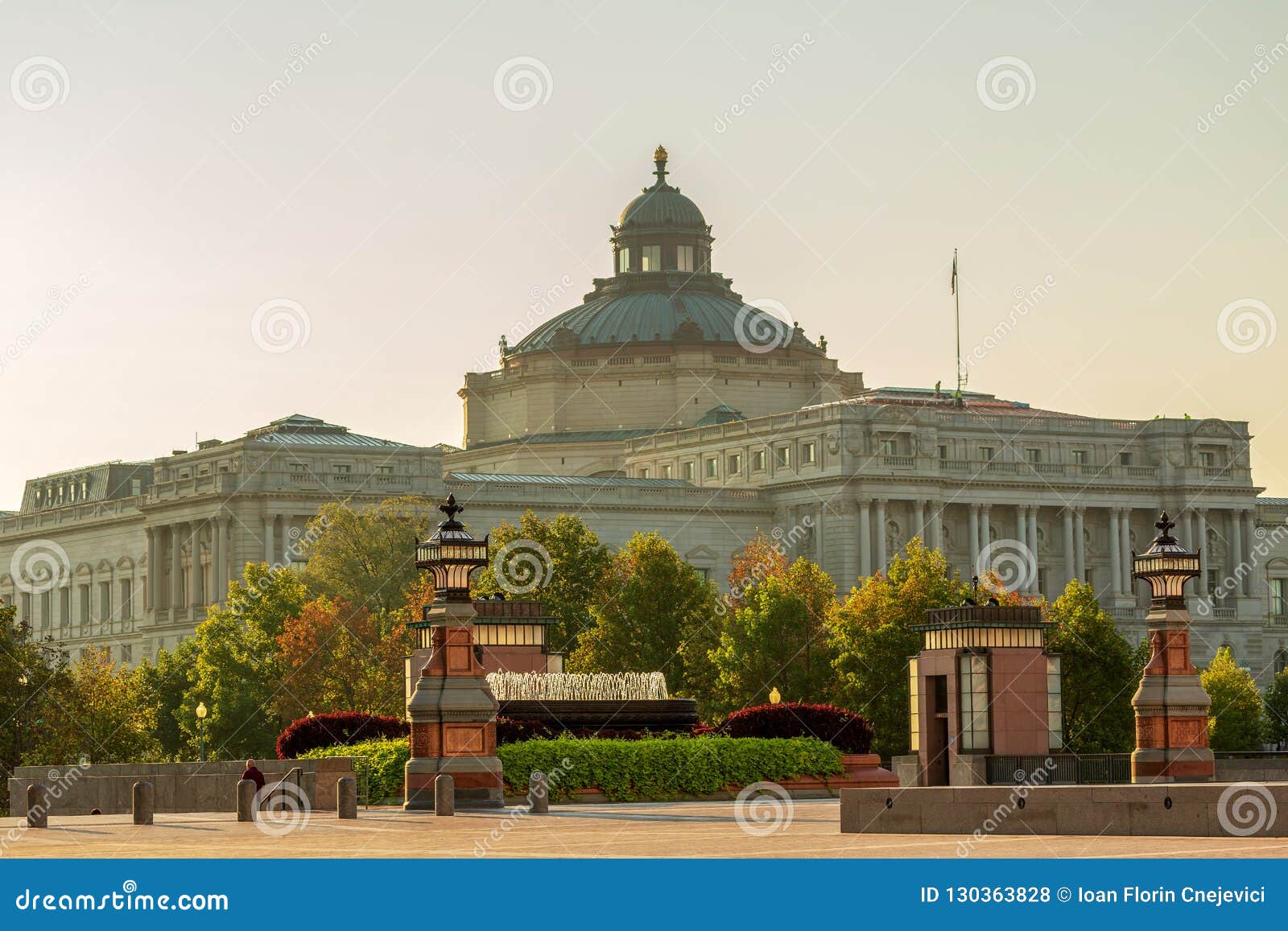 Biblioteca del Congreso Thomas Jefferson Building en luz de la mañana