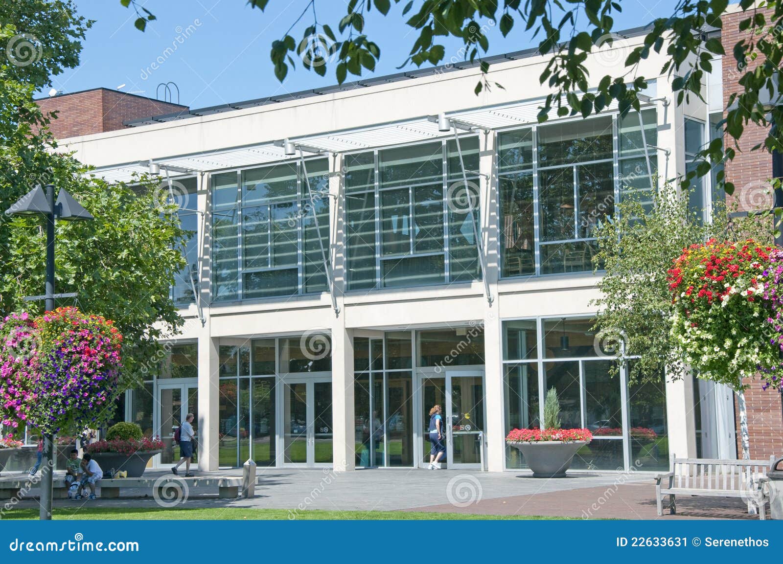 Biblioteca Em Beaverton, Oregon Foto Editorial - Imagem de aberto, frente:  22633631, image size:1600x1153