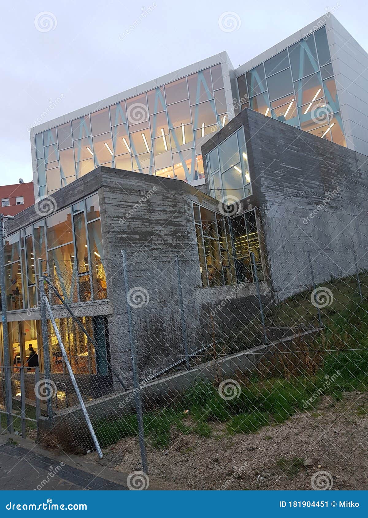 biblioteca la chata madrid