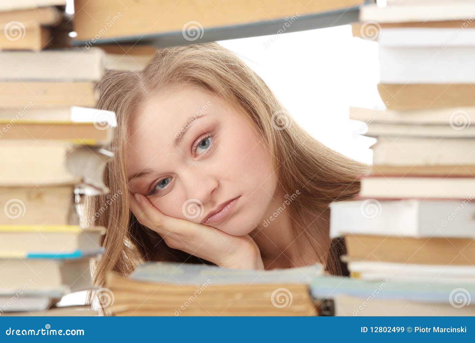 Biblioteka. Za książkami target2123_1_ zmęczonych kobiety potomstwa