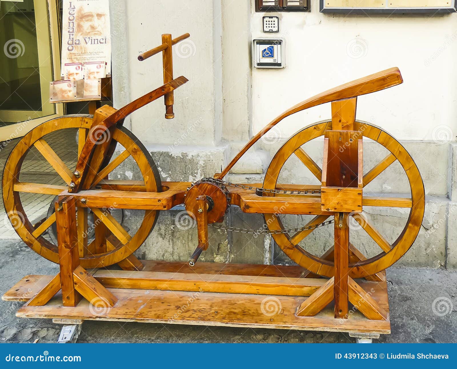 The Bicycle Invented by Leonardo Da Vinci Editorial Stock Photo - Image of retro, design: 43912343 The Bicycle Invented by Leonardo Da Vinci Editorial Stock Photo - Image of retro, design: 43912343
