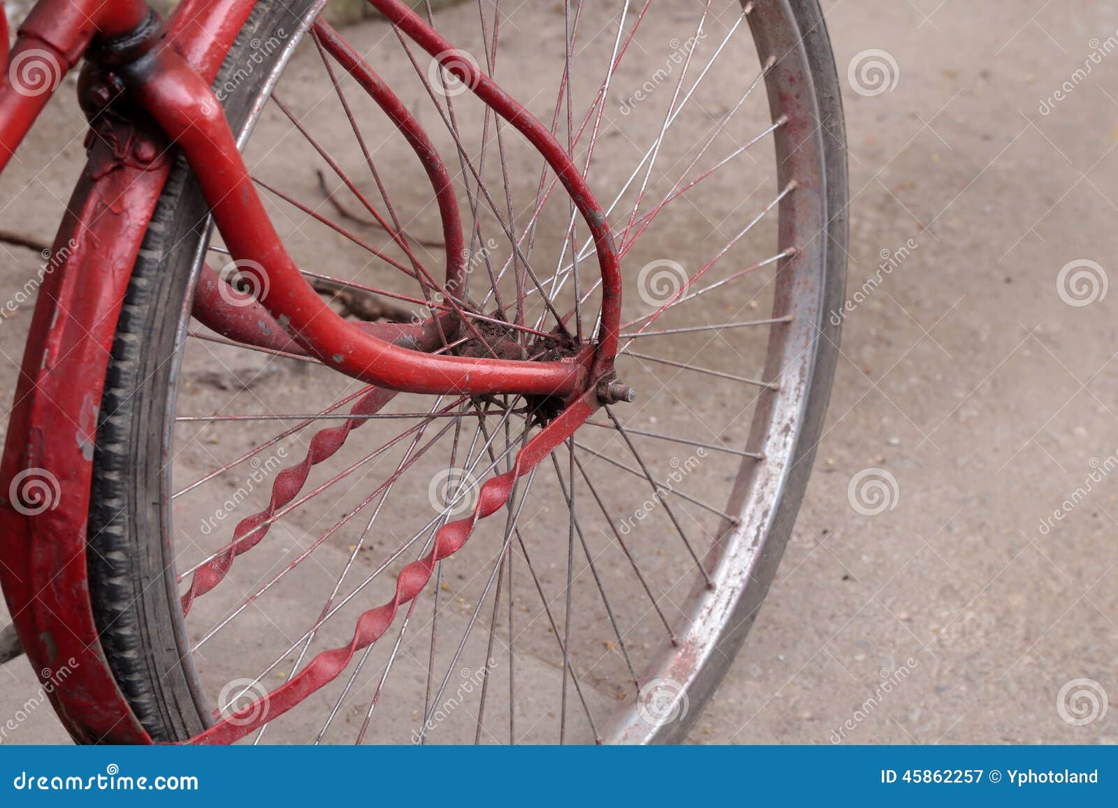 old bicycle wheel