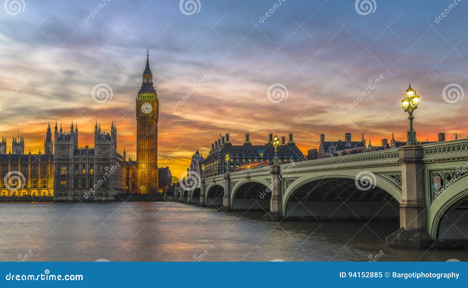 Big Ben E Casas Do Parlamento No Por Do Sol, Londres Imagem de Stock