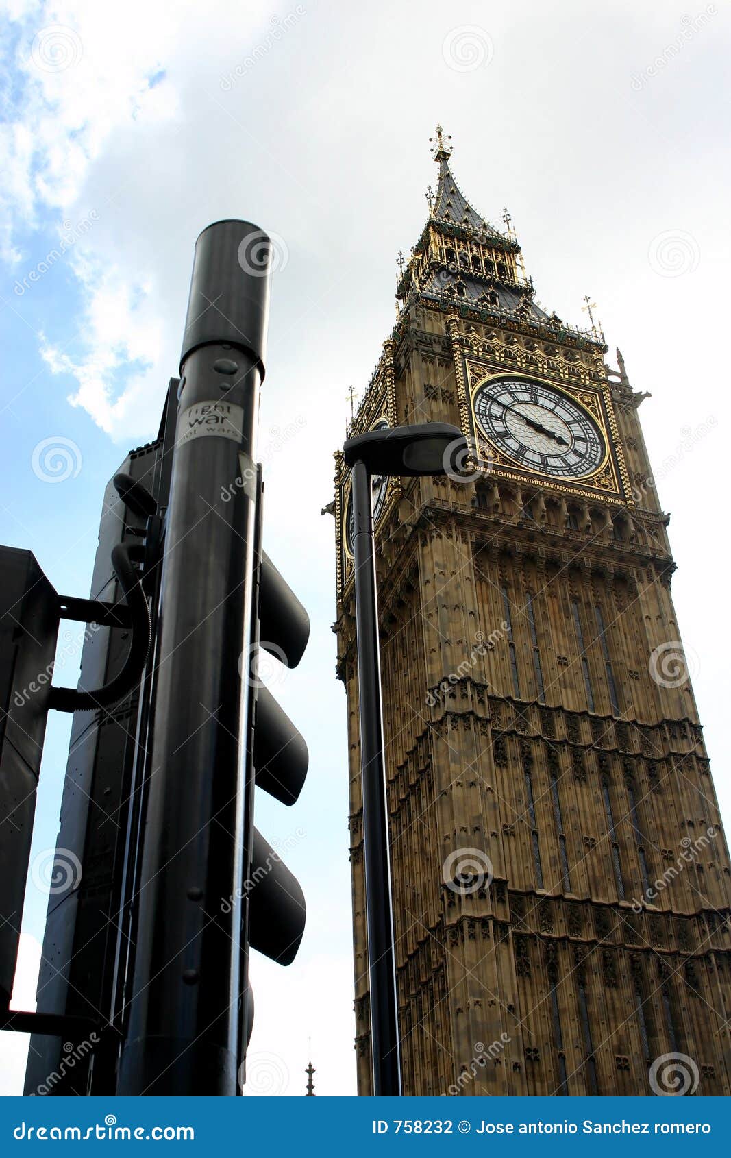 big ben and traffic ligth