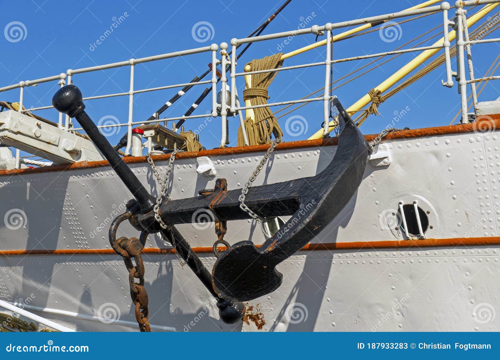 Big Black Anchor Attached To a Ship Stock Image - Image of vessel, ship:  187933283