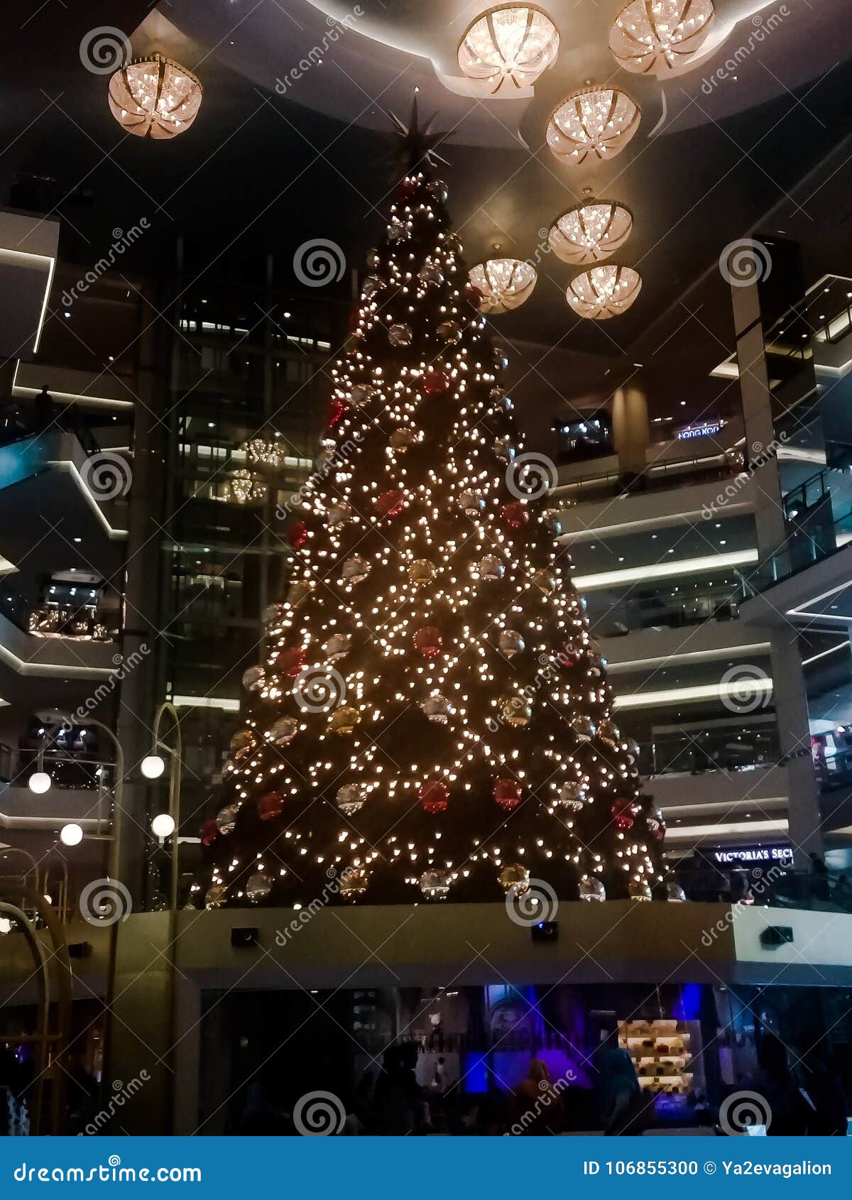 Big christmas tree editorial image. Image of mall, tree 106855300