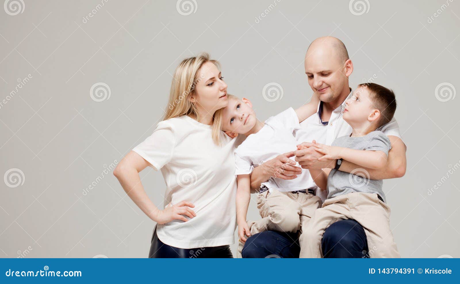 Big Family Parents And Sons Mom Dad And Two Boys Stock Image