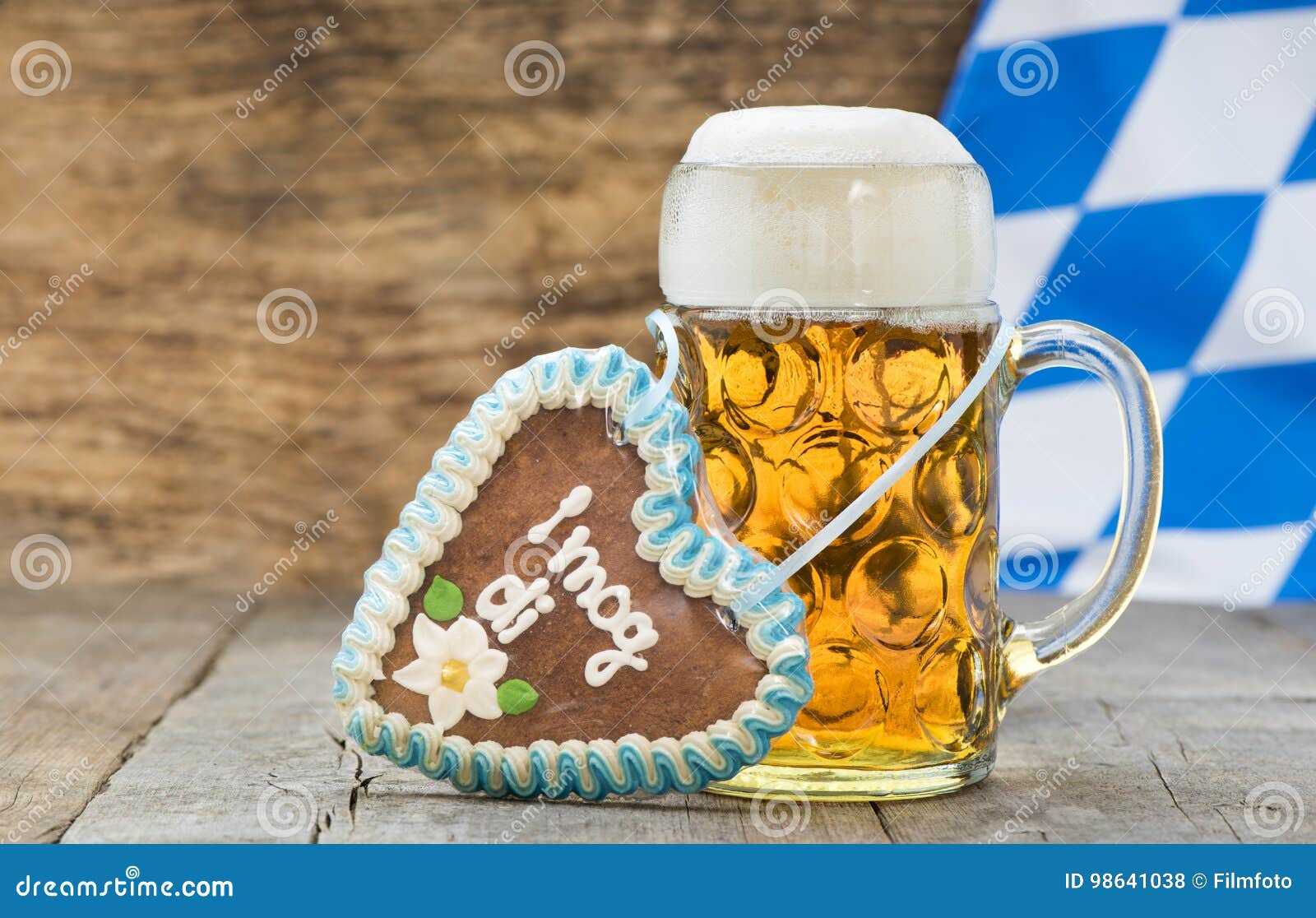 kiespijn zoom Handelsmerk Big Glass of Lager Beer in Bavaria at Oktoberfest in Munich Stock Photo -  Image of germany, folk: 98641038