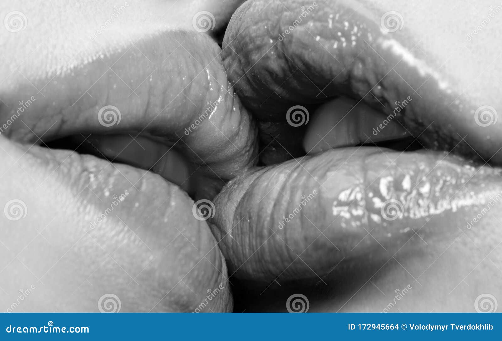 Lesbian Licking Big Pussy Lips