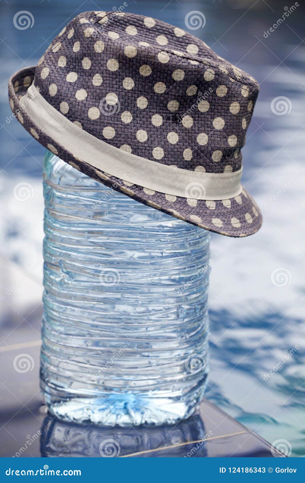 https://thumbs.dreamstime.com/z/big-plastic-bottle-fresh-water-hat-big-plastic-bottle-fresh-water-hat-summer-garden-124186343.jpg