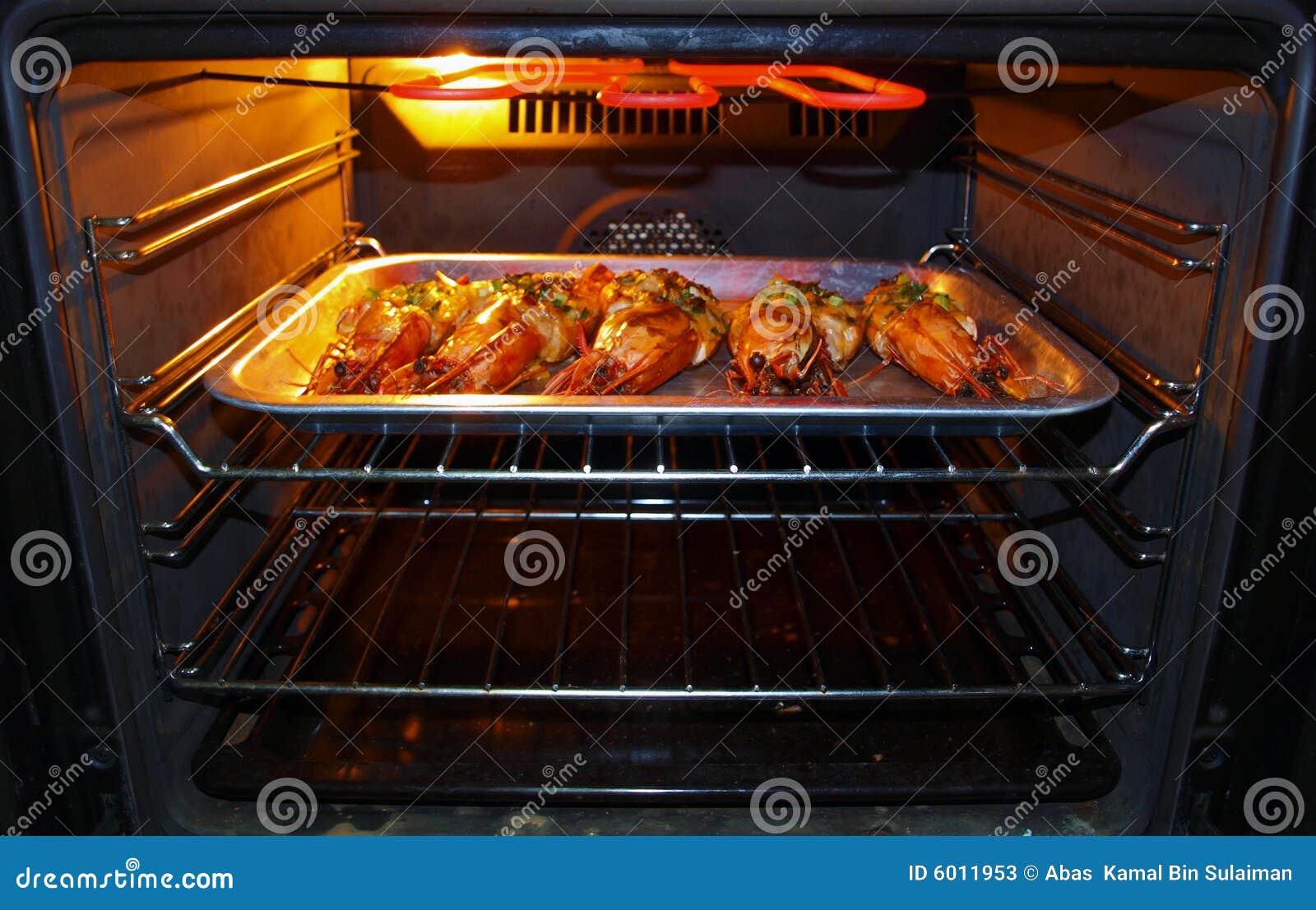 327,521 Baking Oven Royalty-Free Images, Stock Photos & Pictures