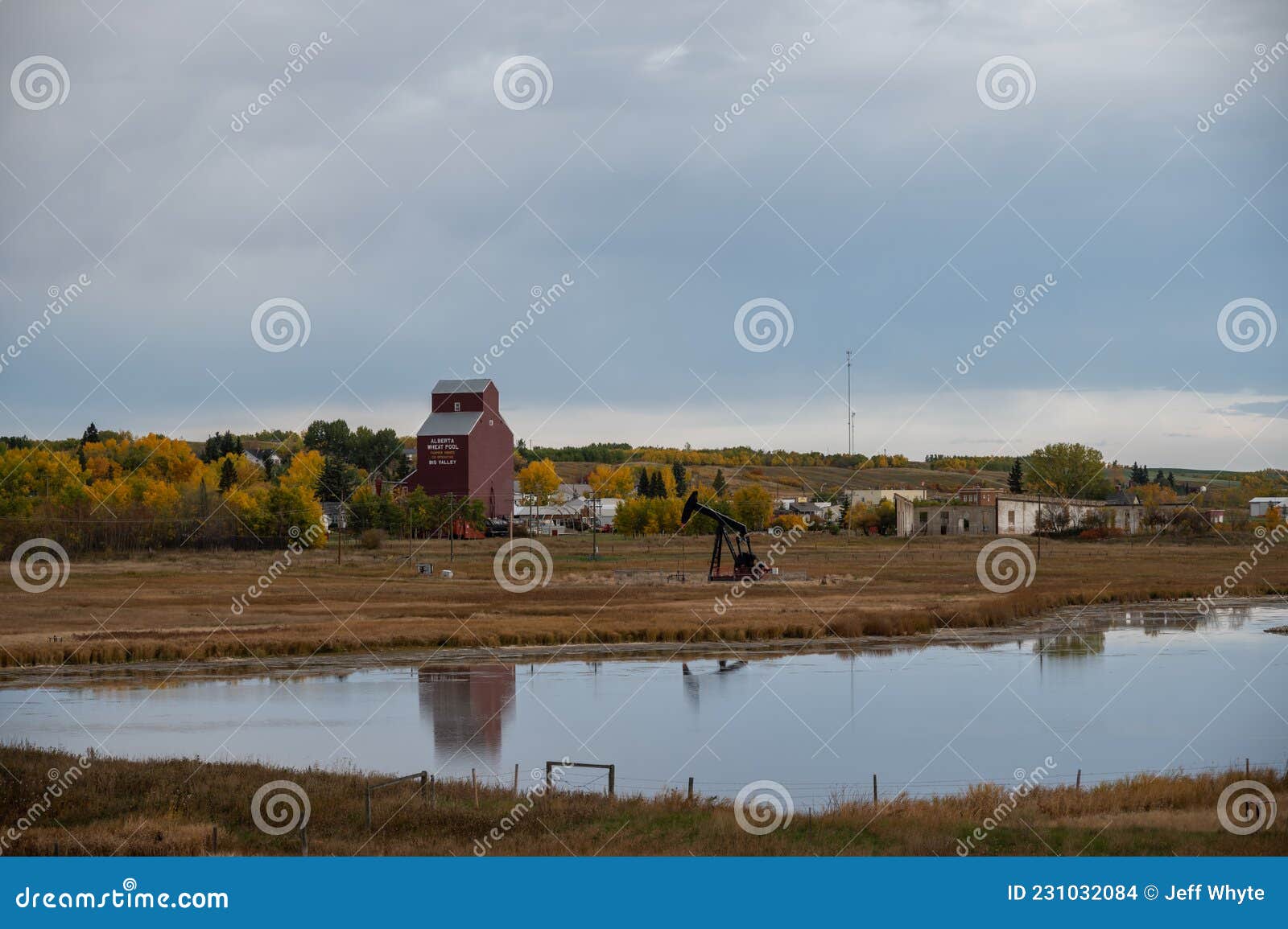 Big Valley Alberta in fall editorial stock image. Image of rail 231032084
