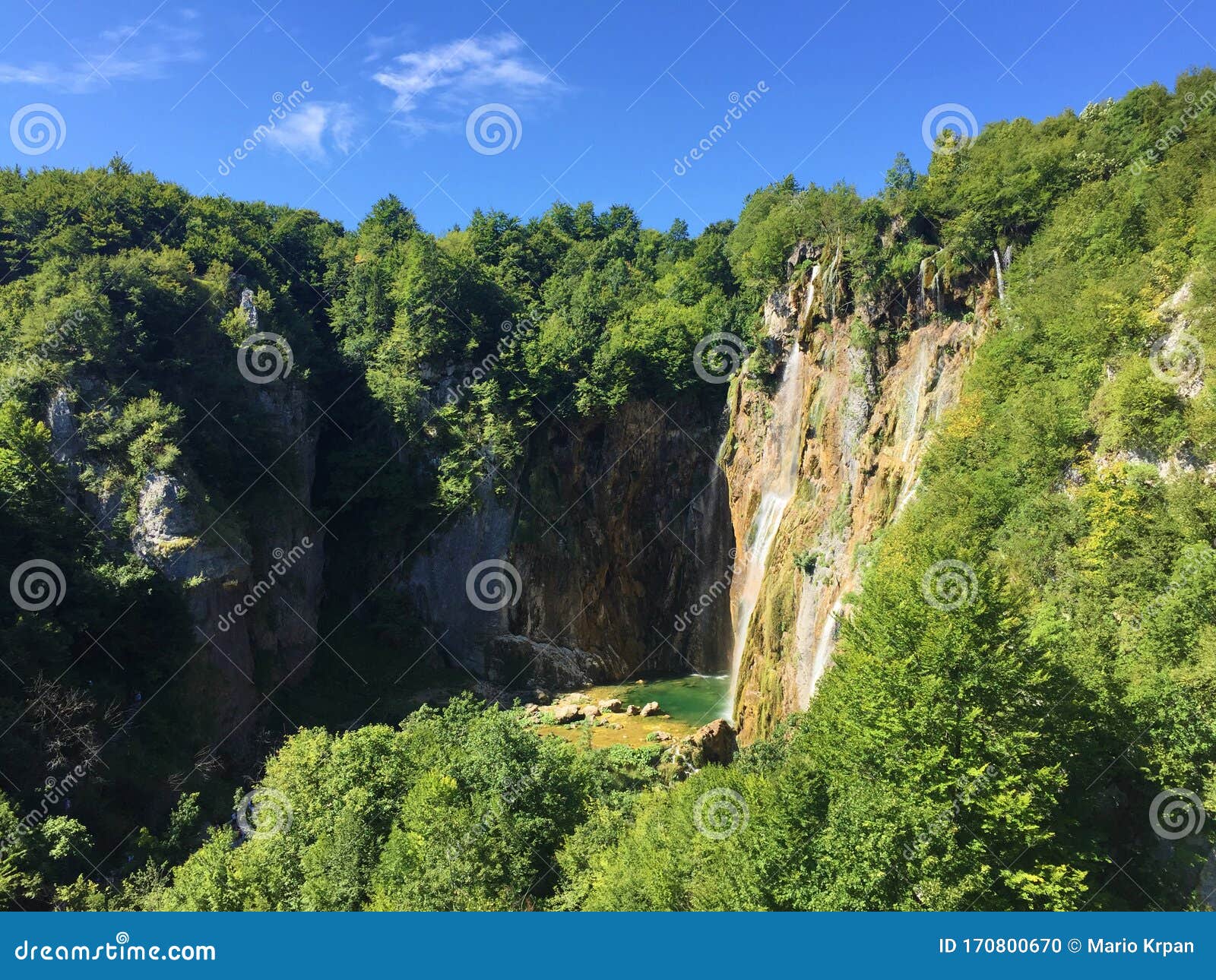 big waterfall veliki slap or slap plitvica, plitvice lakes national park or nacionalni park plitvicka jezera