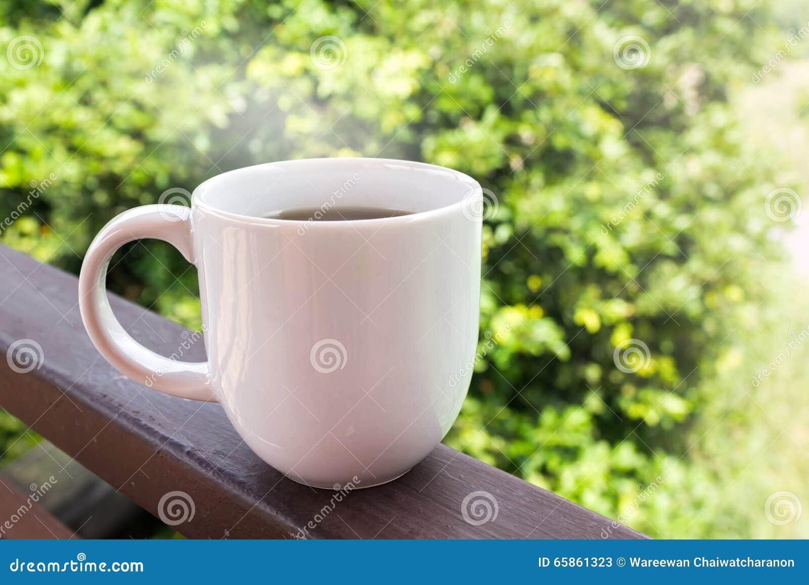 https://thumbs.dreamstime.com/z/big-white-cup-hot-black-coffee-green-background-65861323.jpg