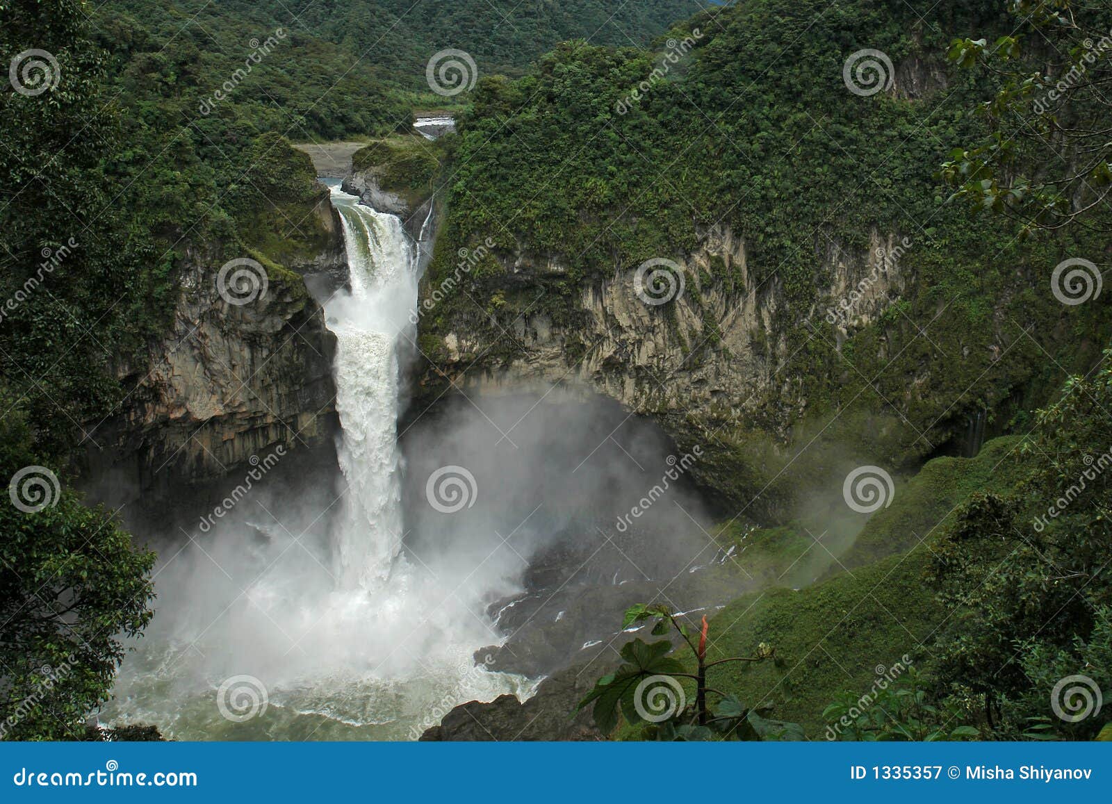 biggest waterfall in ecuador. san-rafael