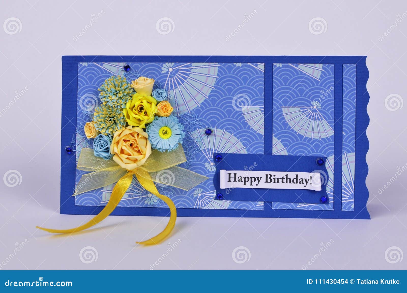 Biglietto Di Auguri Per Il Compleanno Fatto A Mano Con I Fiori Nella Tecnica Quilling Fotografia Stock Immagine Di Fiori Decorazione