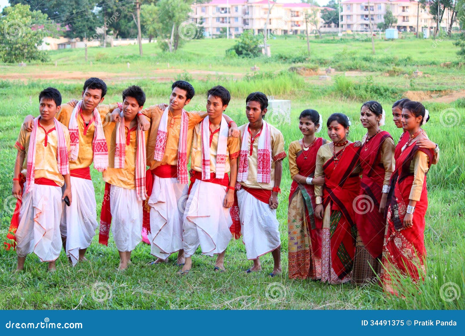 File:Assamese traditional costumes.jpg - Wikipedia