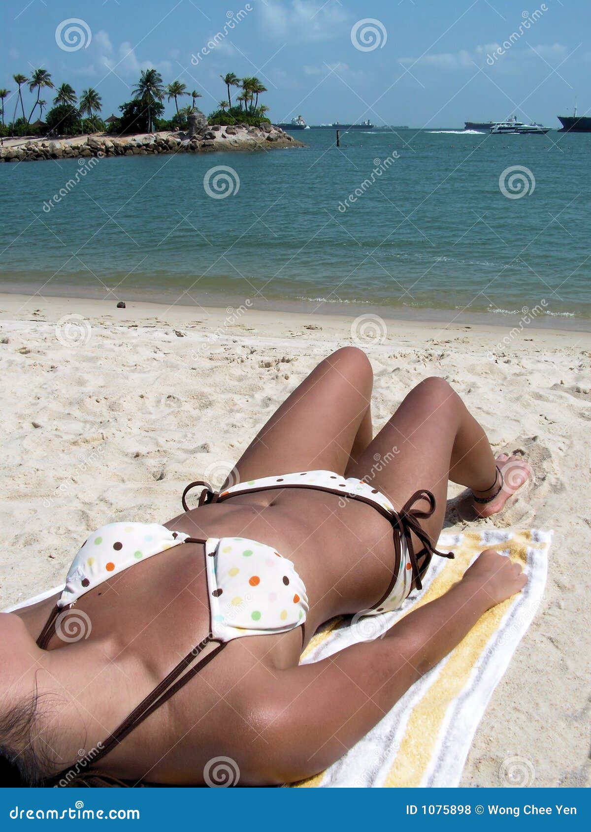 A babe beach on Sexy Boat