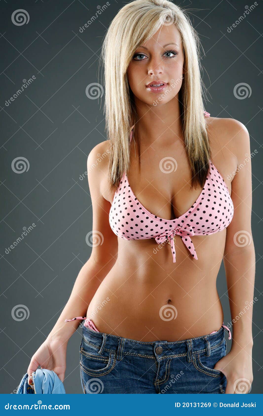 Bikini et jeans image stock. Image du studio, fashionable 20131269