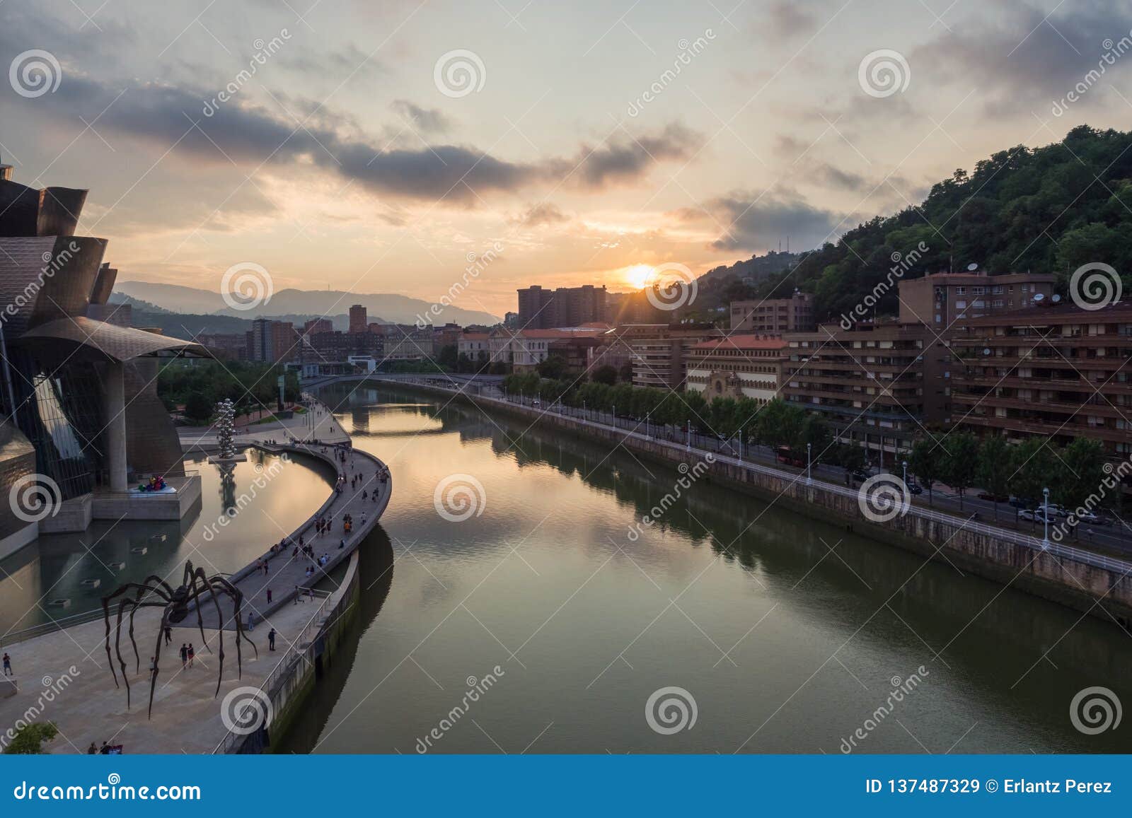 Bilbao Espagne 8 Juillet 2018 Vue De Coucher Du Soleil