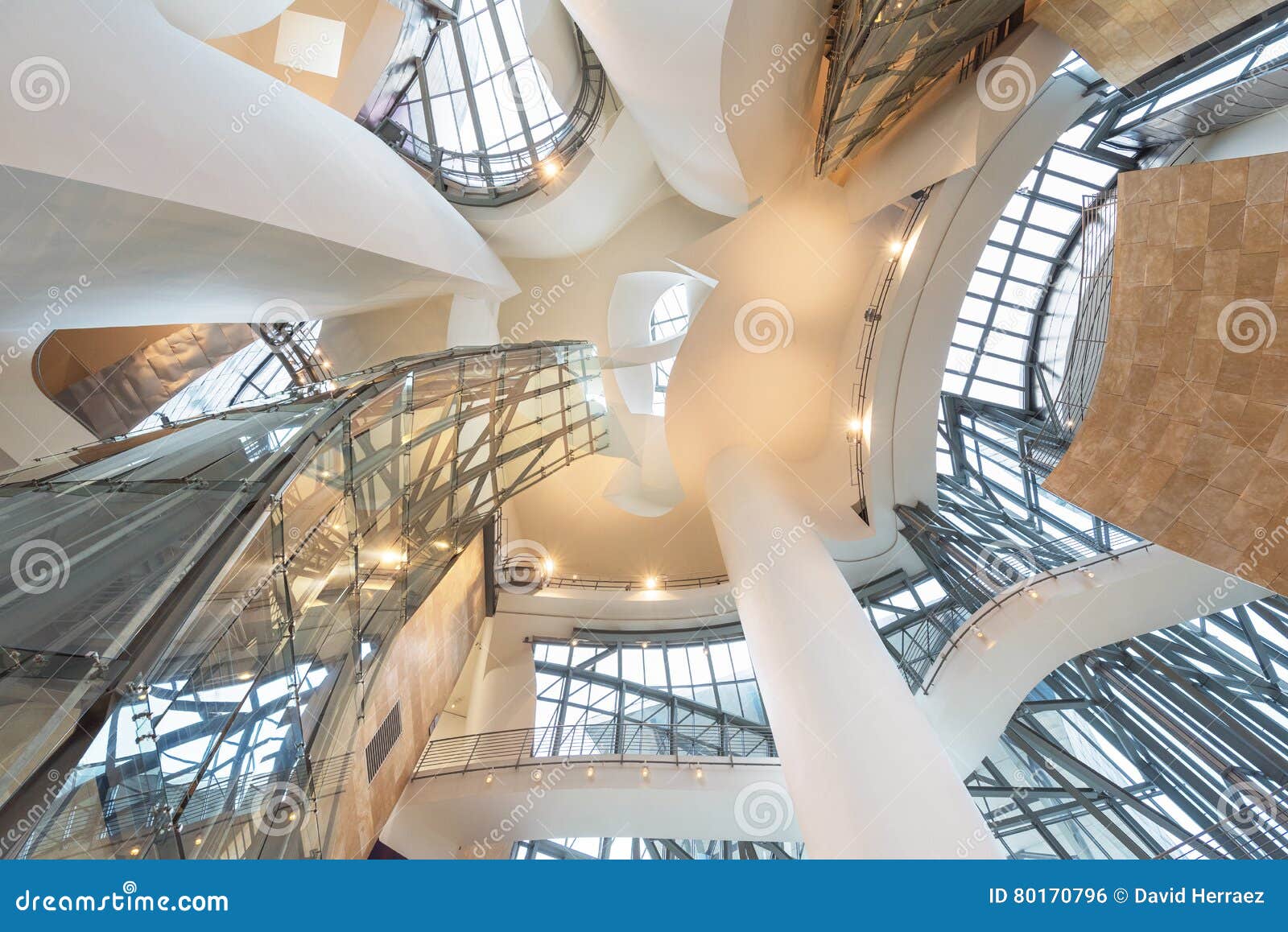 File:Guggenheim Museum interior, Bilbao, July 2010 (10).JPG - Wikimedia  Commons