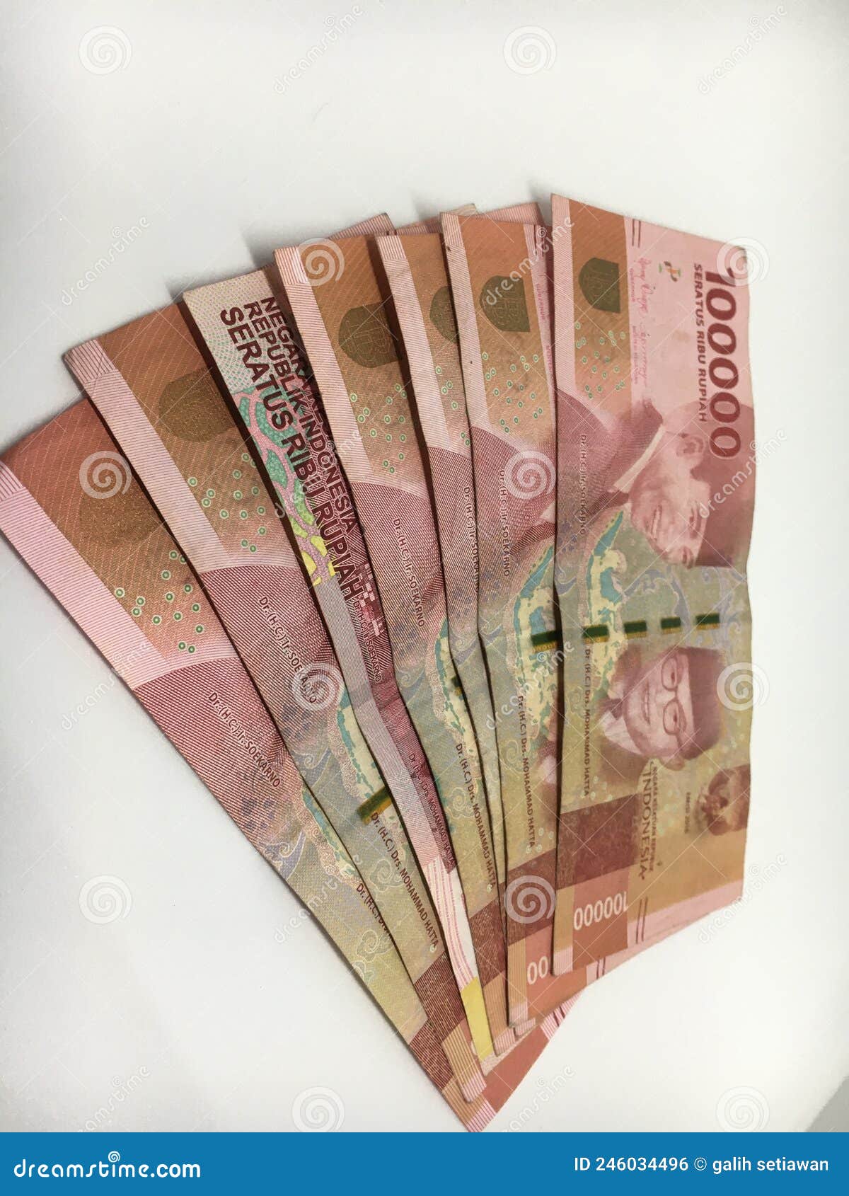 Billete De Rupia De Indonesia Foto De Archivo Imagen De Indonesio billete-de-rupia-de-indonesia-foto-de-archivo-imagen-de-indonesio