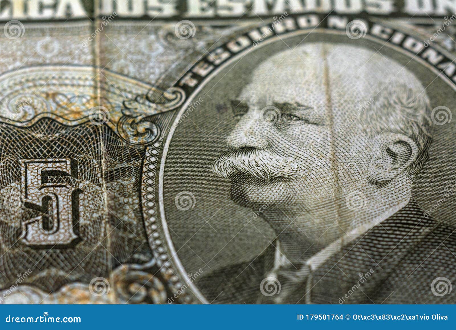 bills of the old brazilian currency cruzeiro
